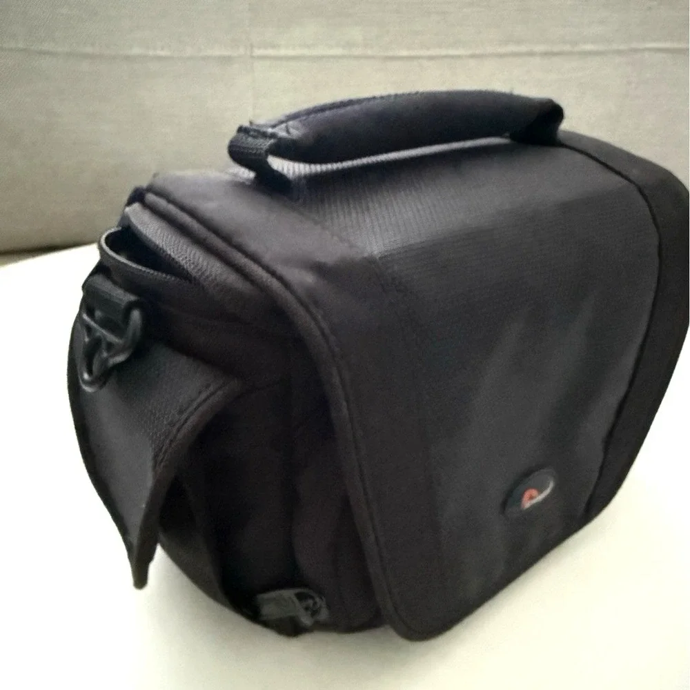 Lowepro Edit 110 Compact Padded Camera Bag Mirrorless 7.5